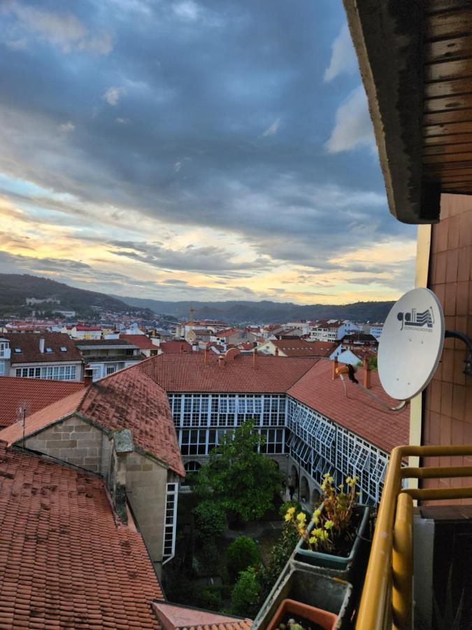 Estudio Con Vistas A La Ciudad Оуренсе Екстериор снимка