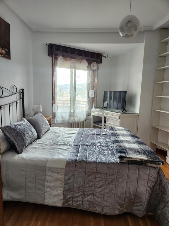 Estudio Con Vistas A La Ciudad Оуренсе Екстериор снимка